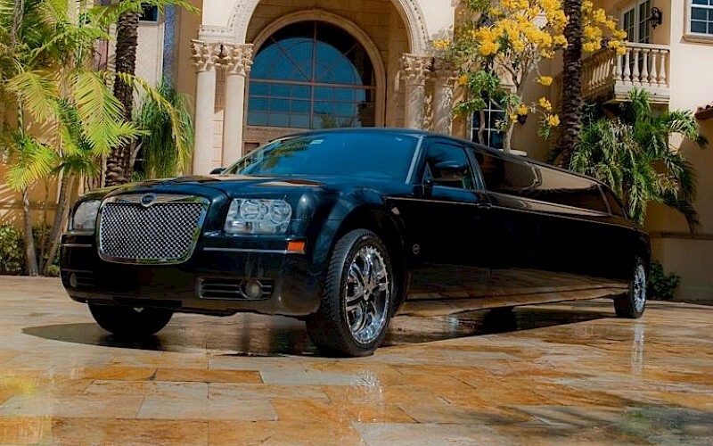 Columbus Black Chrysler Limo